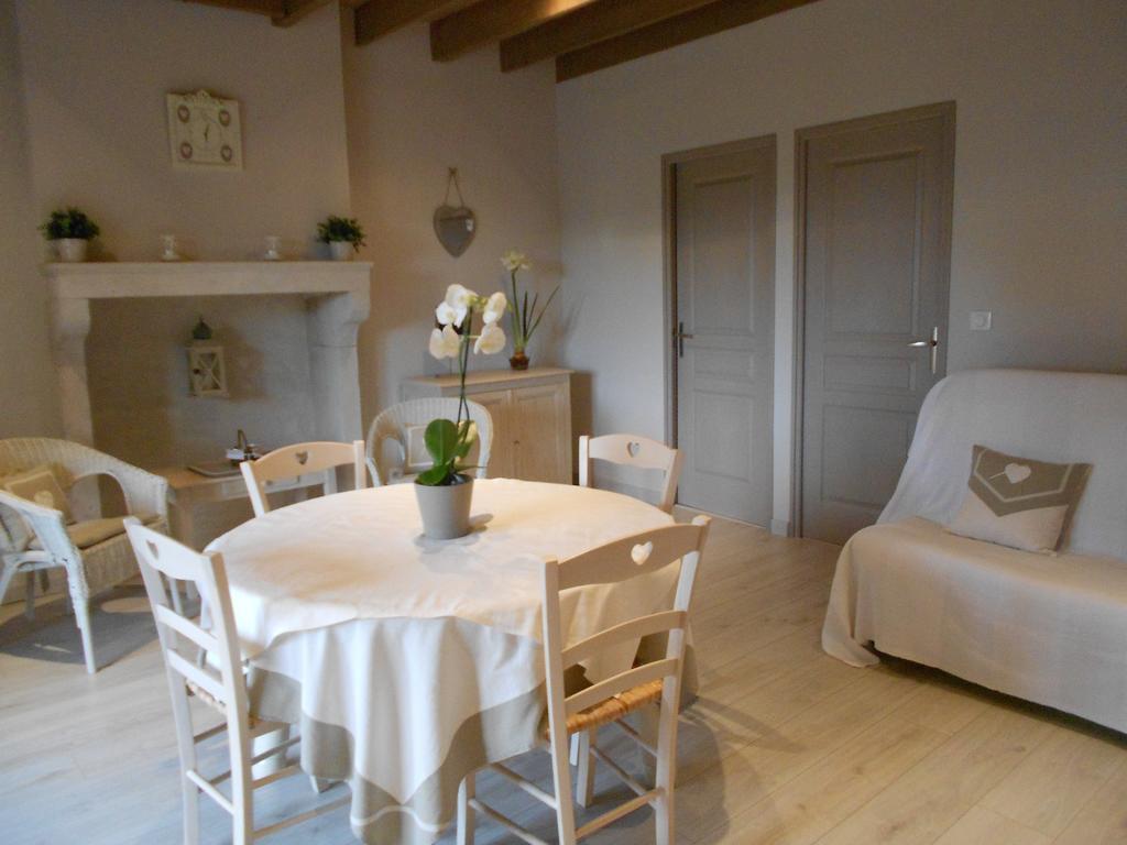 Au Coeur D'Origny Bed and Breakfast Couches Δωμάτιο φωτογραφία
